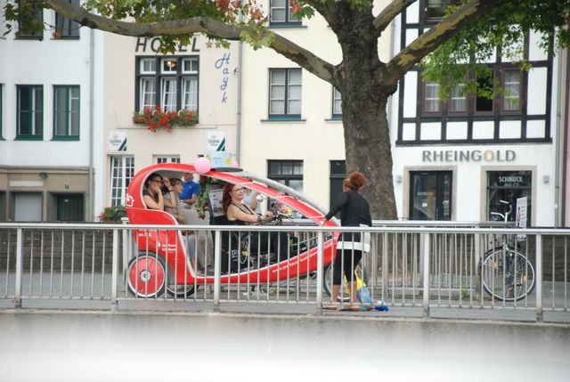 Rickshaw in Rheingaretn, Cologne
